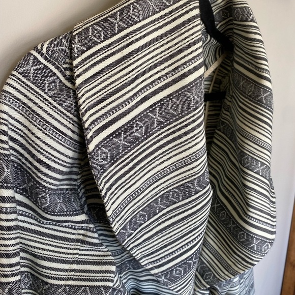 MIA Melon Wrap Short Trench Jacket. Aztec Print - Picture 6 of 13